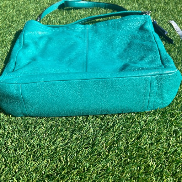 Coach teal cross body or shoulder bag. - Picture 3 of 8